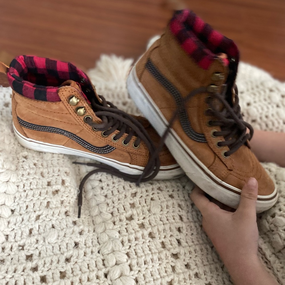 Vans - Picture 2 of 4